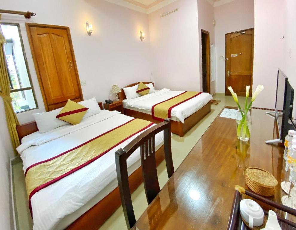 Gold Night Hotel Dalat Exterior foto