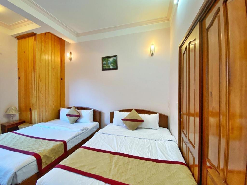 Gold Night Hotel Dalat Exterior foto