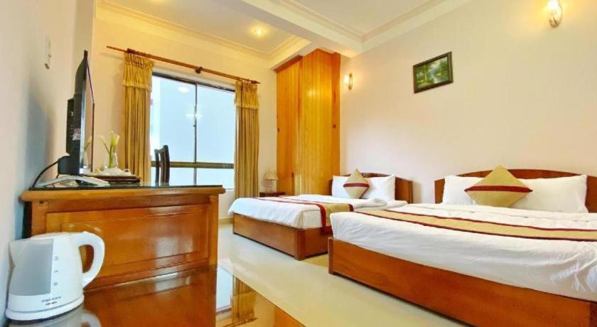 Gold Night Hotel Dalat Exterior foto