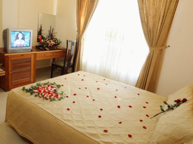 Gold Night Hotel Dalat Exterior foto