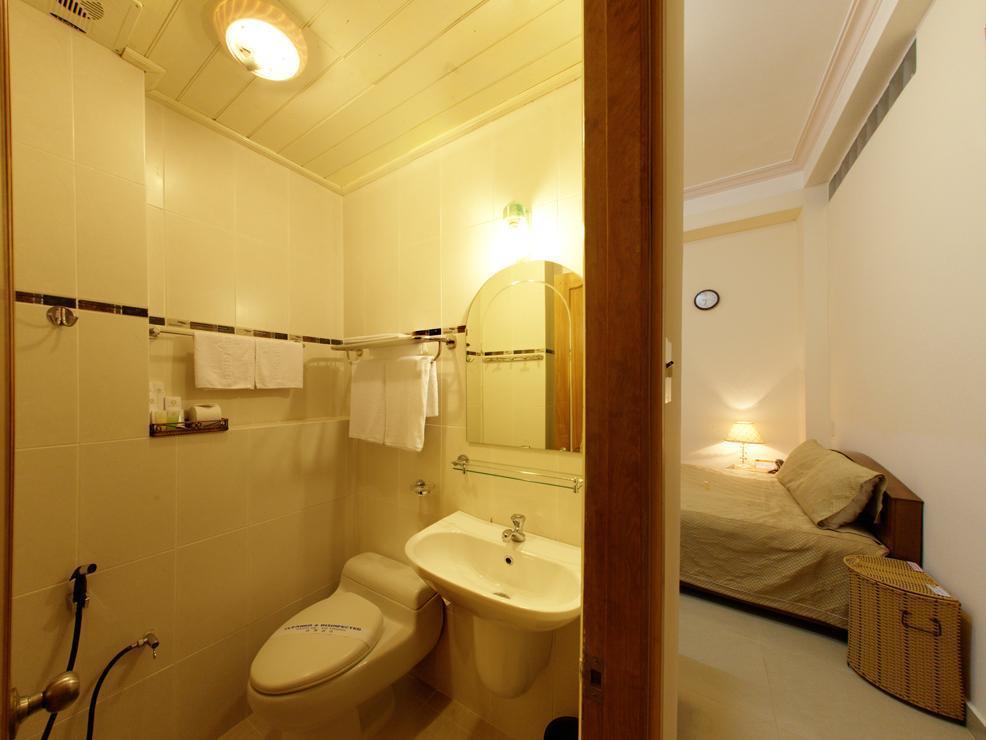 Gold Night Hotel Dalat Exterior foto